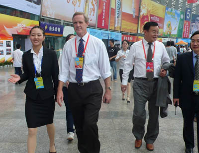 陪同翻译_商务陪同_专业陪同翻译服务_上海陪